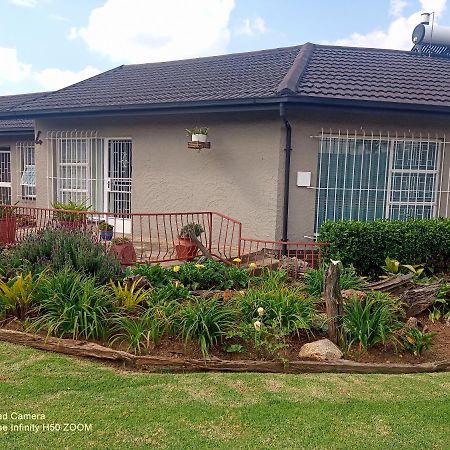 4 On Verbena Boksburg Luaran gambar